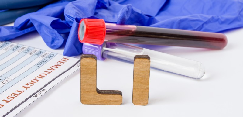 L.I en maquette de lettre en bois 